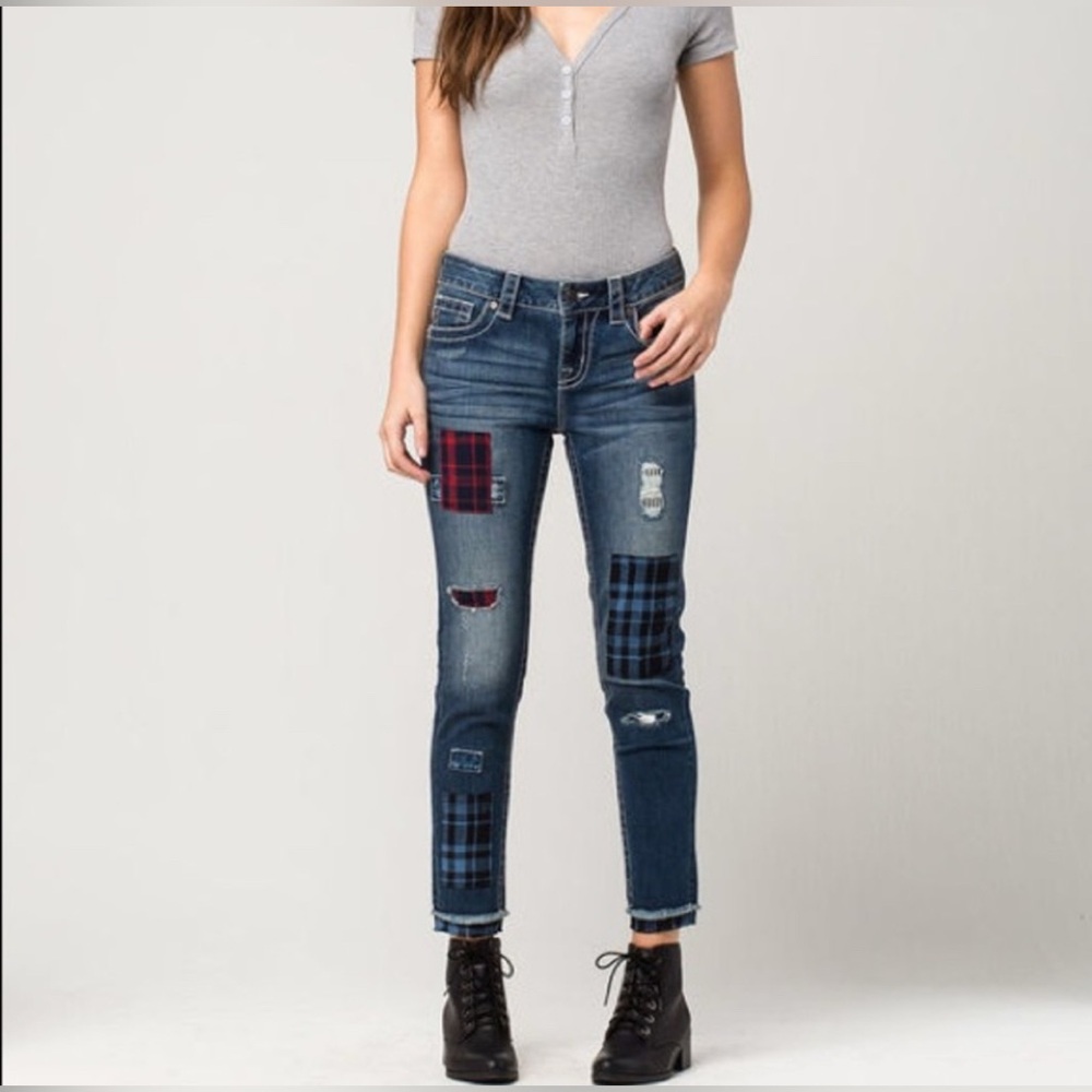 Miss Me Mid-Rise Ankle Skinny Jean With Patchwork Design Size 26 Inseam 26”